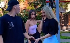 轮流内射小妞儿喷水干高H小说